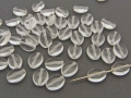 100 Böhmische Glasperlen, flach oval, 8 x 6 x 3,5 mm, kristall