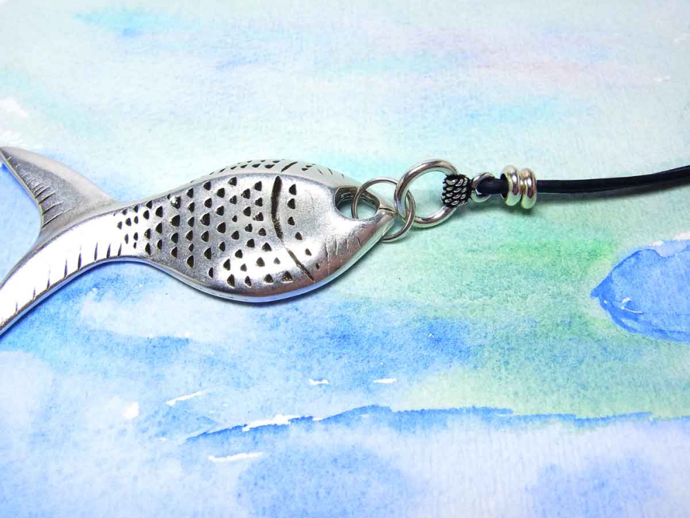 XXL Anhänger, großer Fisch, 66 mm, versilbert, 1 Stück<br />5,20 €