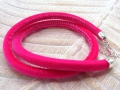 Bild 2 von 20 cm Samtband, ideal für Armbänder, rund, gesäumt, 6 mm, pink