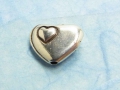Bild 2 von Schöne Metallperle, Herz mit Herz, 13,5 mm, versilbert, 1 Stück