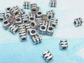 15 x Metallperlen, kleiner Kubus, 3 x 3,4 mm, versilbert